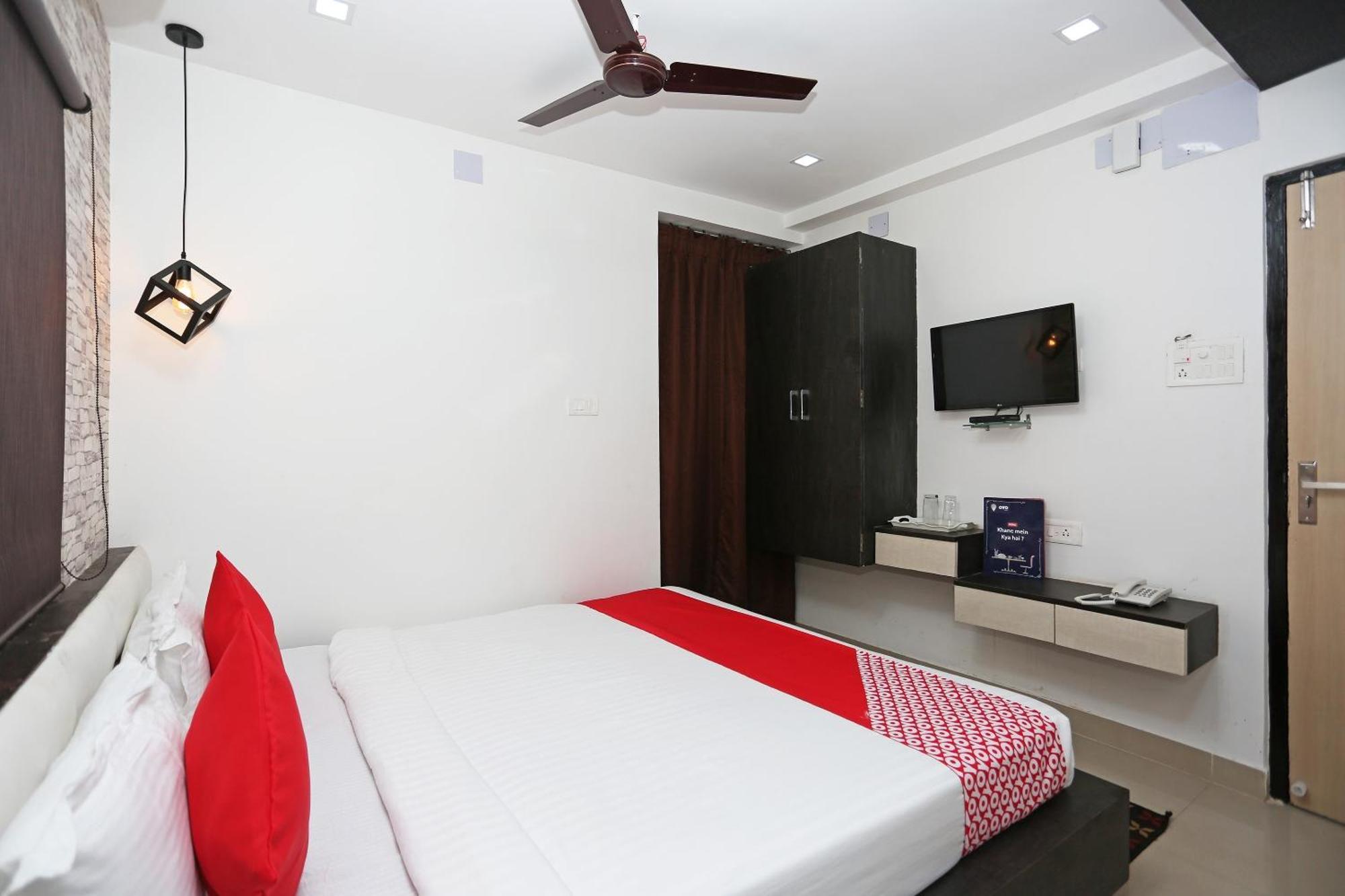 Super Capital O Sai Jagannath Hotel Khandagiri Exterior photo