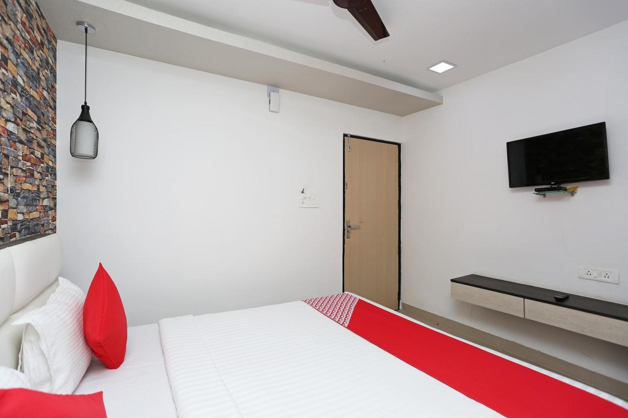 Super Capital O Sai Jagannath Hotel Khandagiri Exterior photo